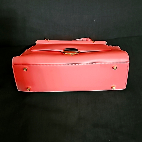 Peachy/pink colored purse - Picture 5 of 5